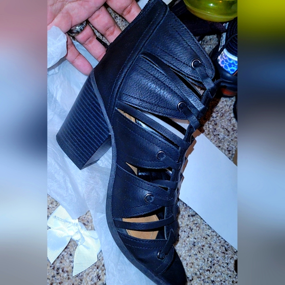 Black dressy shoe
